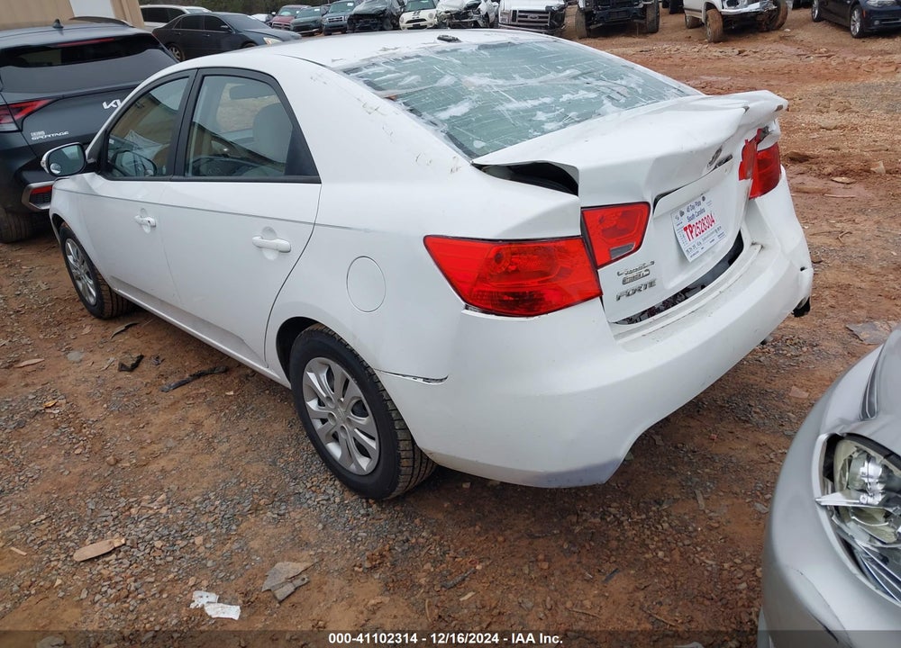 2010 KIA FORTE VIN: KNAFU4A25A5847927