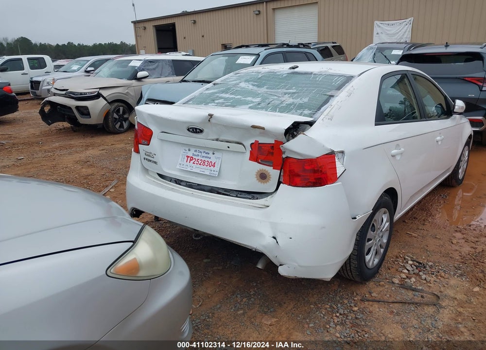 2010 KIA FORTE VIN: KNAFU4A25A5847927