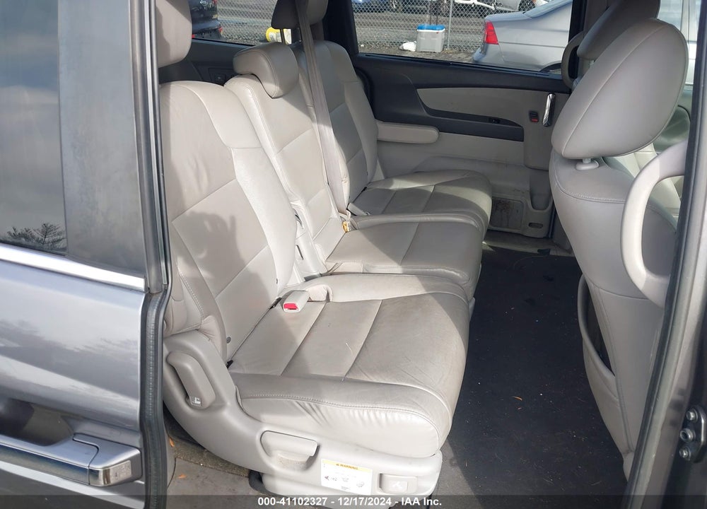2015 HONDA ODYSSEY EX-L VIN: 5FNRL5H67FB011589