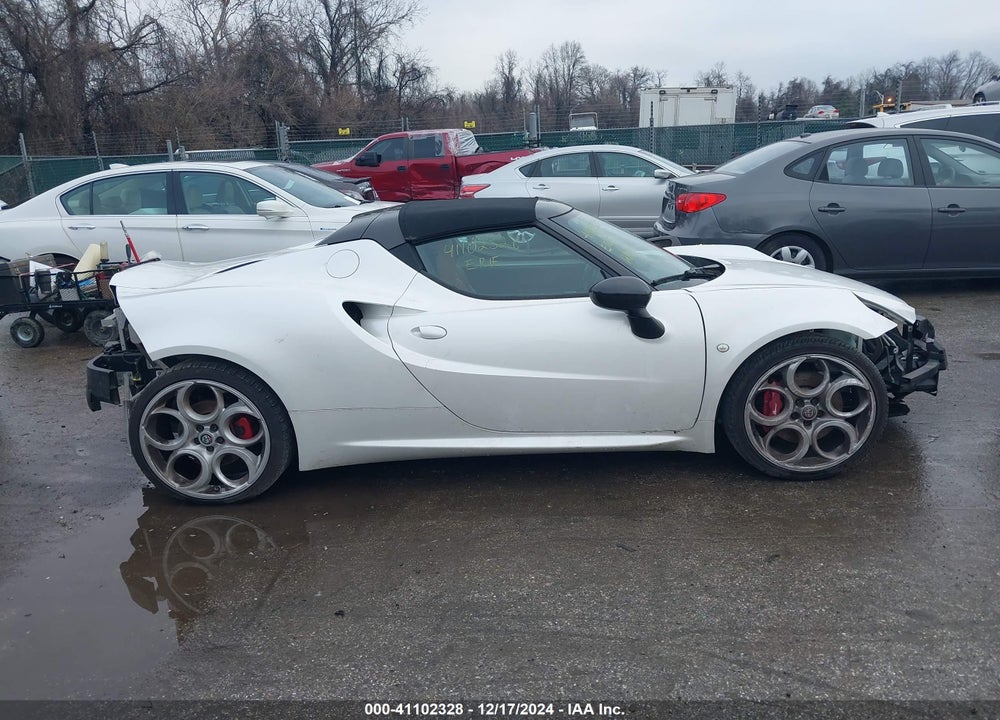 2018 ALFA ROMEO 4C SPIDER VIN: ZARBAAB42JM282475