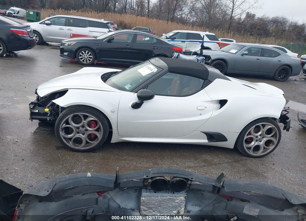 2018 ALFA ROMEO 4C SPIDER VIN: ZARBAAB42JM282475