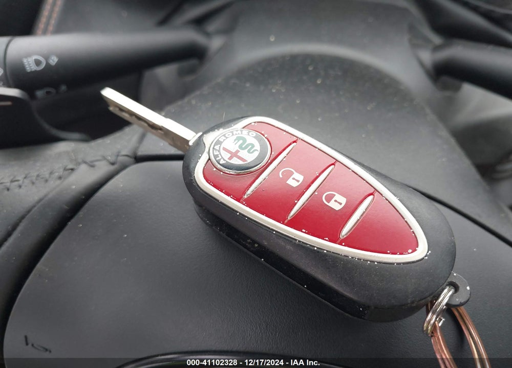2018 ALFA ROMEO 4C SPIDER VIN: ZARBAAB42JM282475