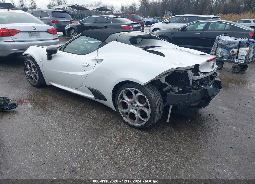 2018 ALFA ROMEO 4C SPIDER VIN: ZARBAAB42JM282475