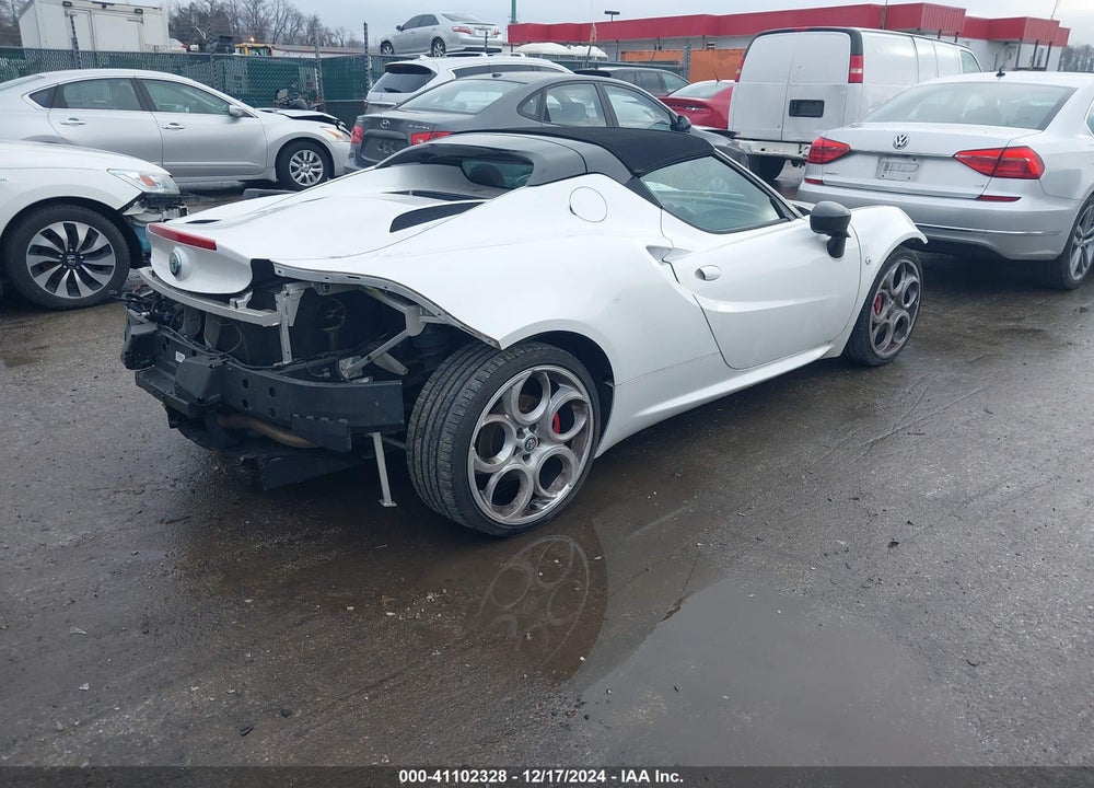2018 ALFA ROMEO 4C SPIDER VIN: ZARBAAB42JM282475