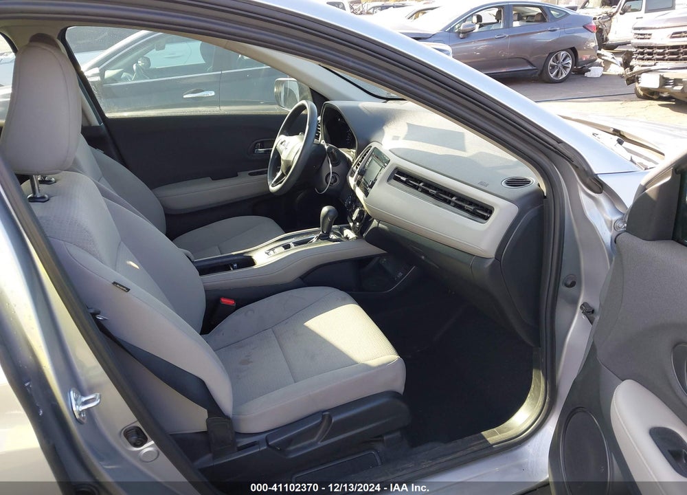 2022 HONDA HR-V 2WD LX VIN: 3CZRU5H39NM744850