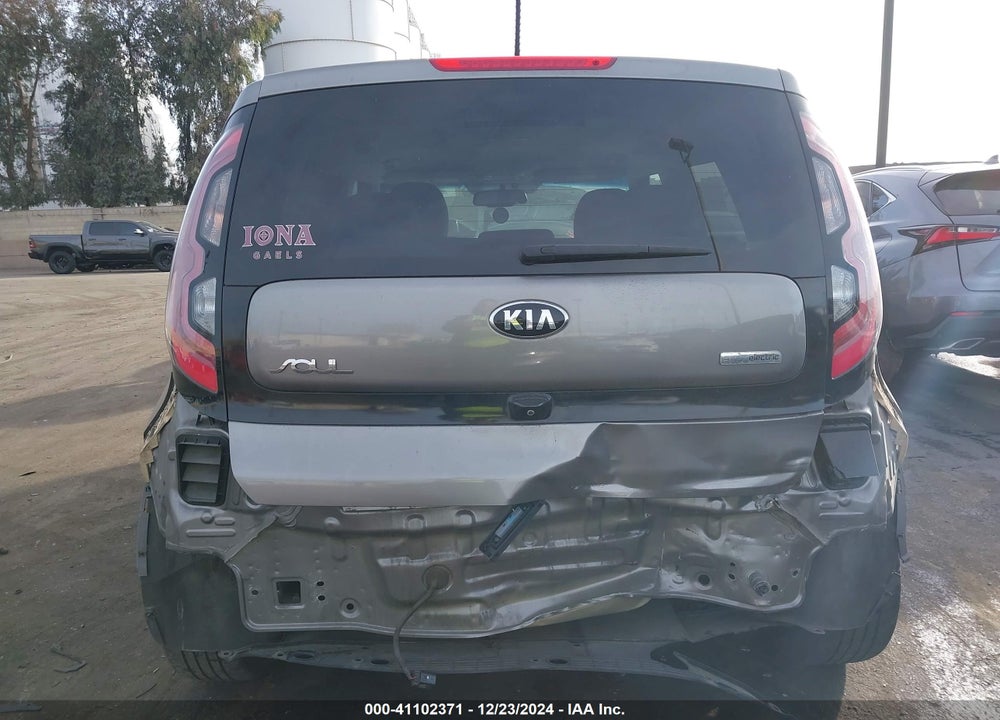 2017 KIA SOUL EV VIN: KNDJP3AE3H7018846