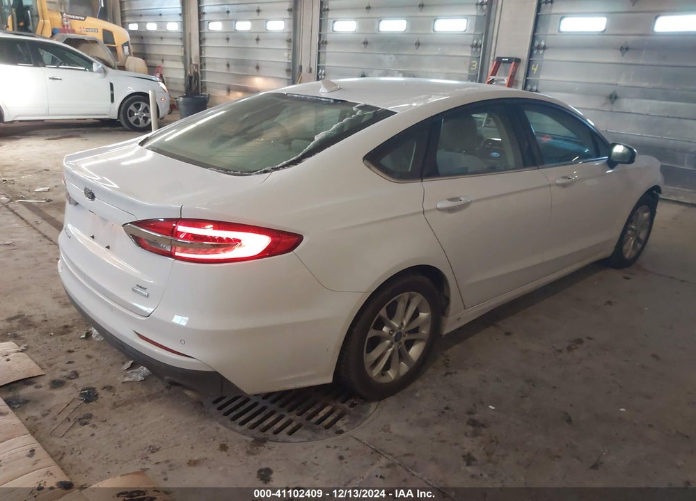 2019 FORD FUSION SE VIN: 3FA6P0HD7KR230575