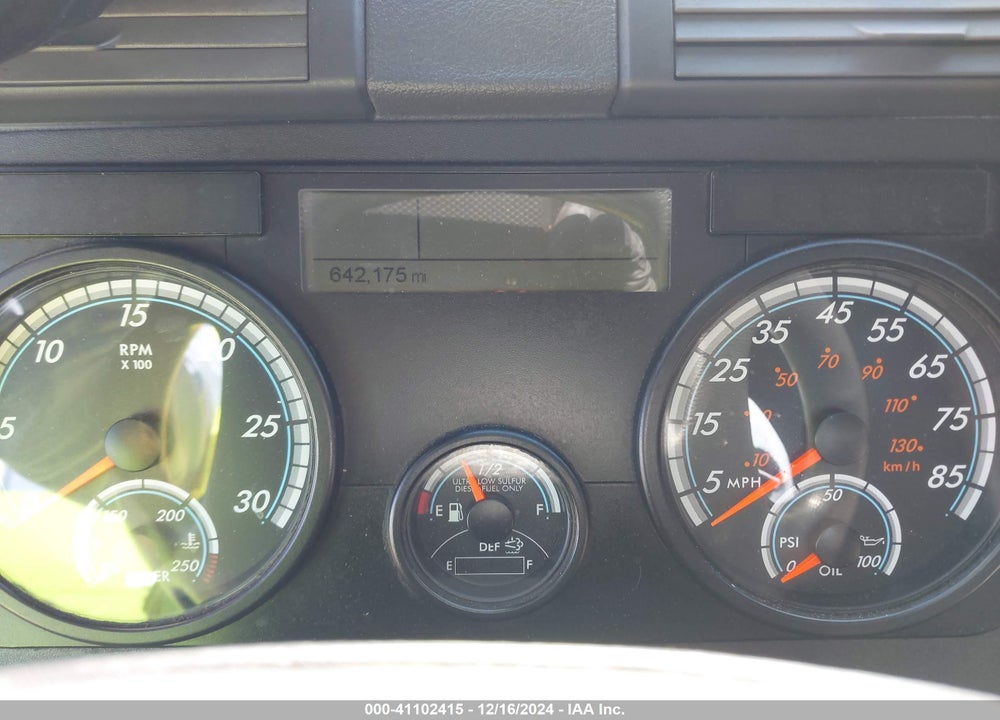2018 FREIGHTLINER CASCADIA 125 VIN: 1FUJGLDR0JLJK3526