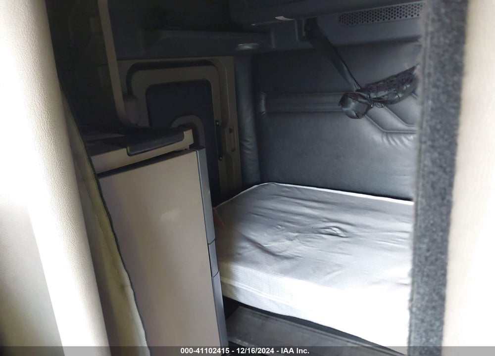 2018 FREIGHTLINER CASCADIA 125 VIN: 1FUJGLDR0JLJK3526