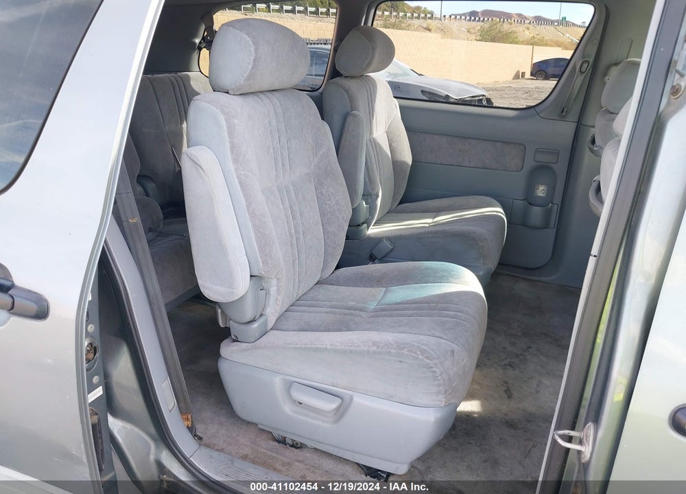 2000 TOYOTA SIENNA LE VIN: 4T3ZF13C2YU243883