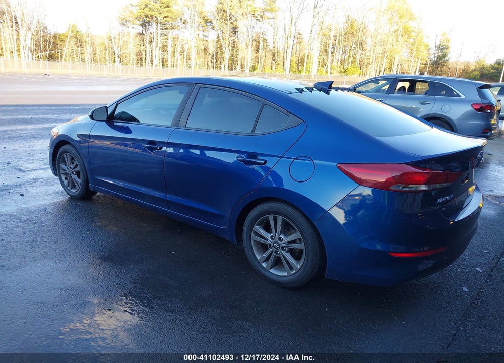 2018 HYUNDAI ELANTRA SEL VIN: 5NPD84LF3JH245882