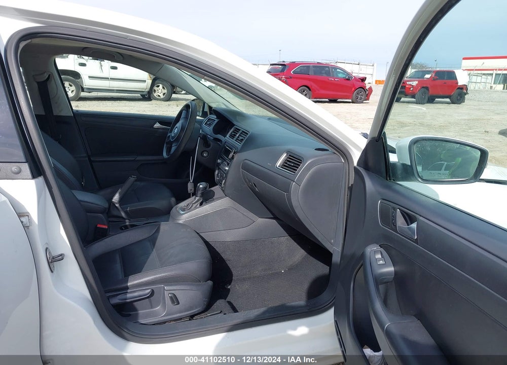 2014 VOLKSWAGEN JETTA 1.8T SE VIN: 3VWD17AJ3EM417323