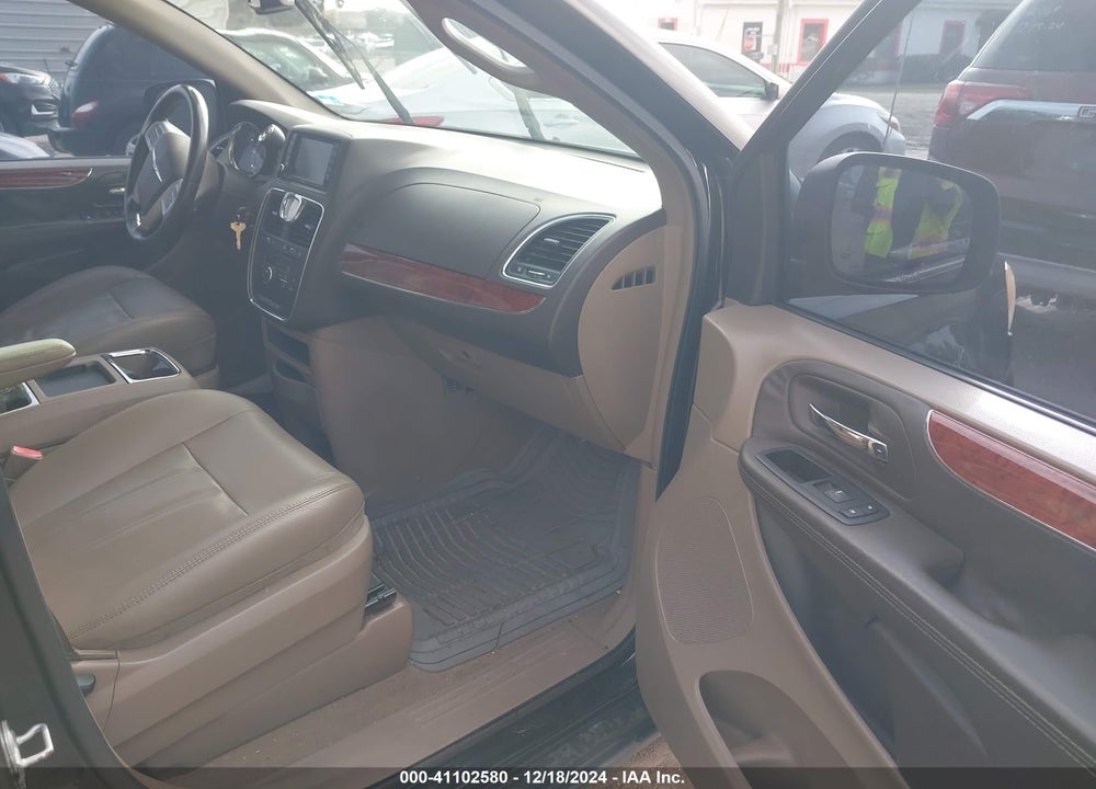 2014 CHRYSLER TOWN & COUNTRY TOURING VIN: 2C4RC1BG6ER216611
