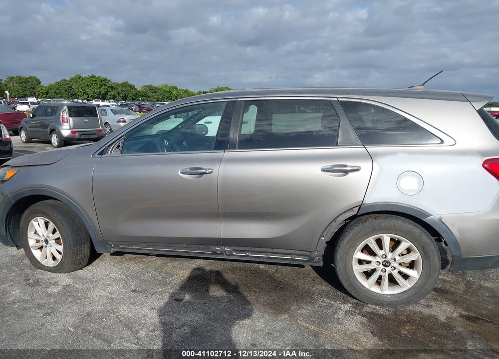 2019 KIA SORENTO 3.3L LX VIN: 5XYPG4A54KG487647