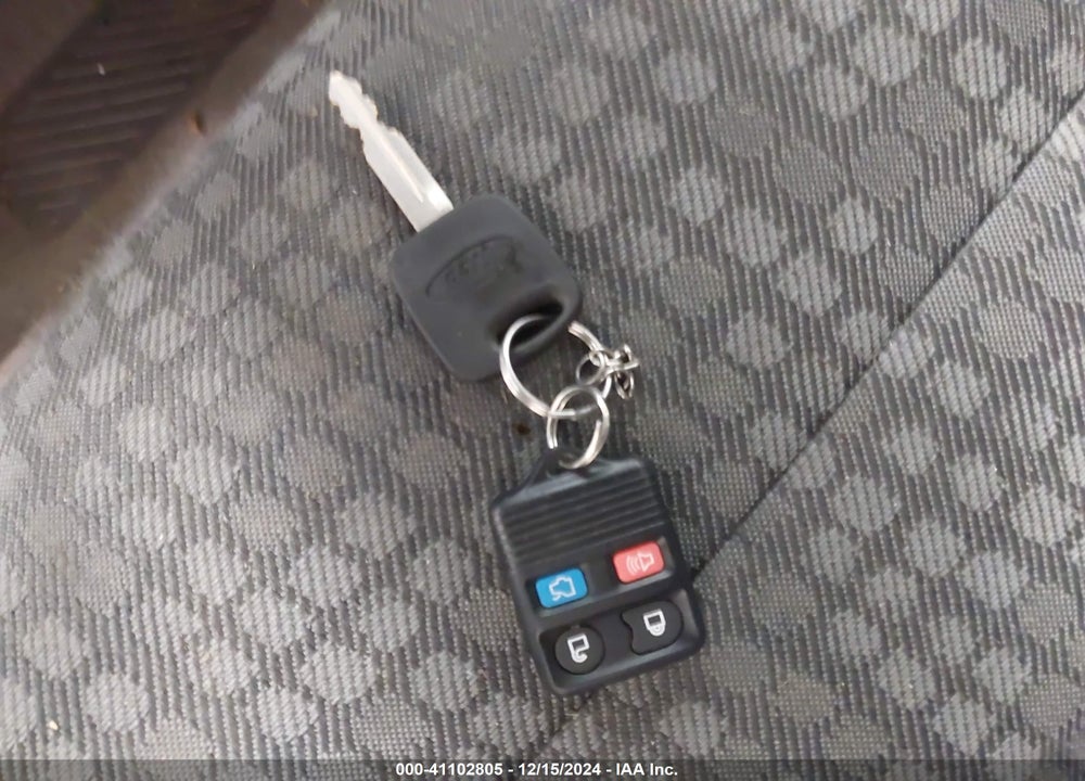 2002 FORD ESCAPE XLS VIN: 1FMYU011X2KC11563
