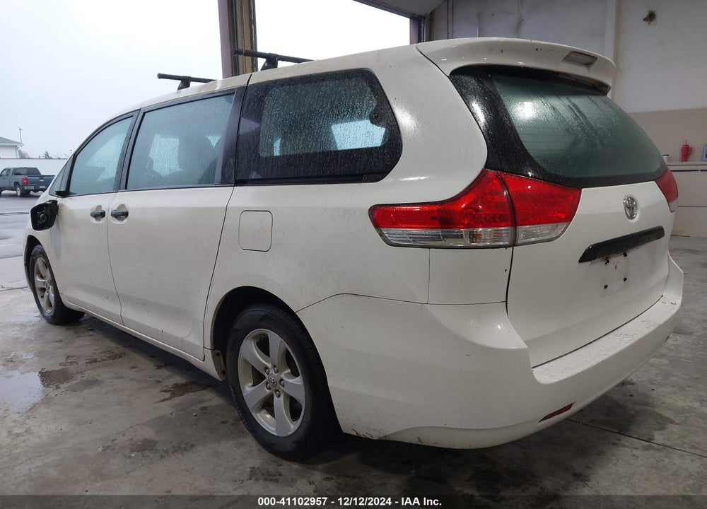 2011 TOYOTA SIENNA BASE V6 VIN: 5TDZK3DC3BS124884