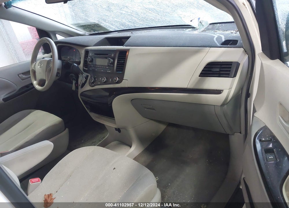 2011 TOYOTA SIENNA BASE V6 VIN: 5TDZK3DC3BS124884