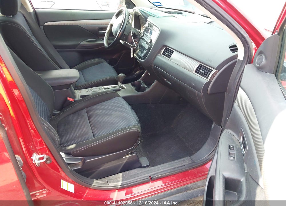 2016 MITSUBISHI OUTLANDER ES VIN: JA4AD2A35GZ000119