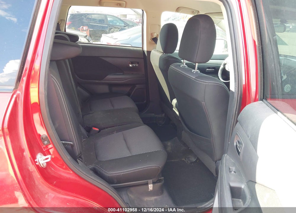 2016 MITSUBISHI OUTLANDER ES VIN: JA4AD2A35GZ000119