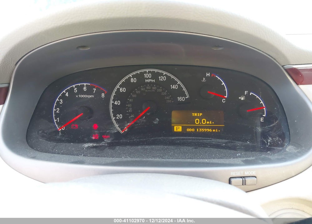 2006 HYUNDAI AZERA LIMITED/SE VIN: KMHFC46F86A059610