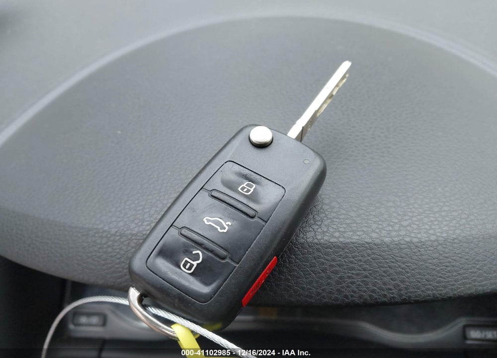 2013 VOLKSWAGEN TIGUAN VIN: WVGBV7AX1DW509981