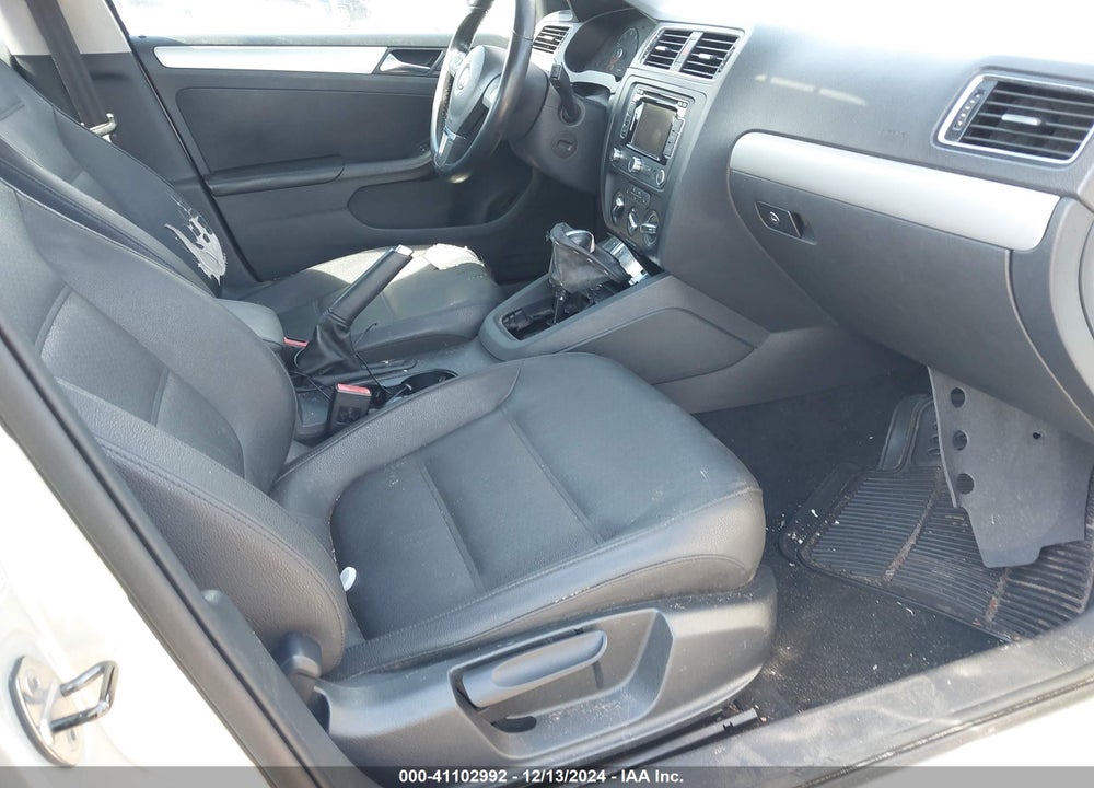 2011 VOLKSWAGEN JETTA 2.5L SEL VIN: 3VWLX7AJ1BM328601