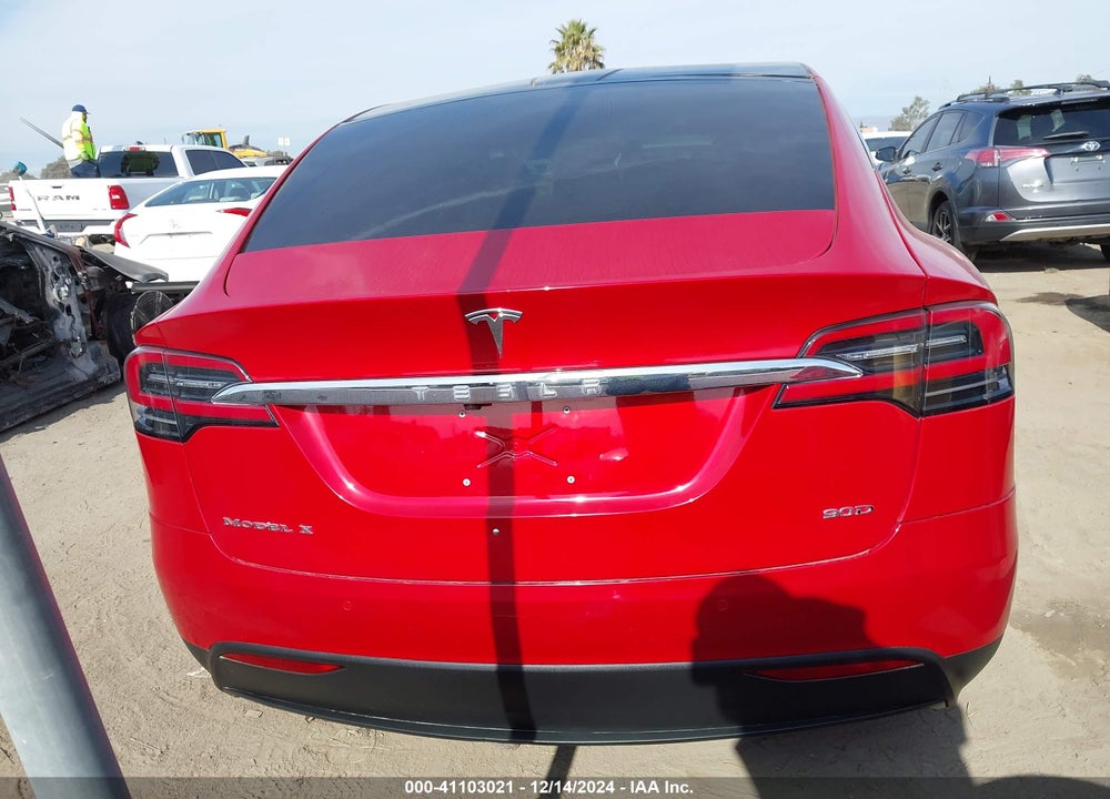 2016 TESLA MODEL X VIN: 5YJXCAE21GF003944