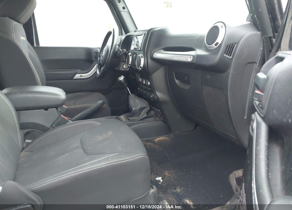 2013 JEEP WRANGLER SAHARA VIN: 1C4AJWBG4DL570473