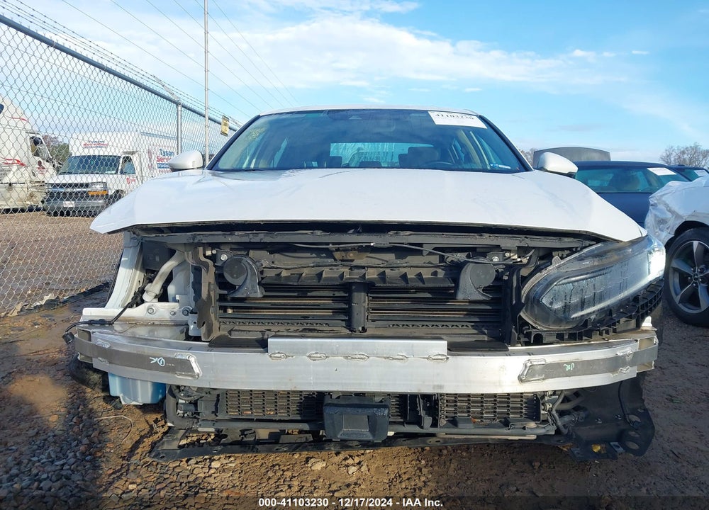2019 HONDA ACCORD HYBRID VIN: 1HGCV3F95KA000242