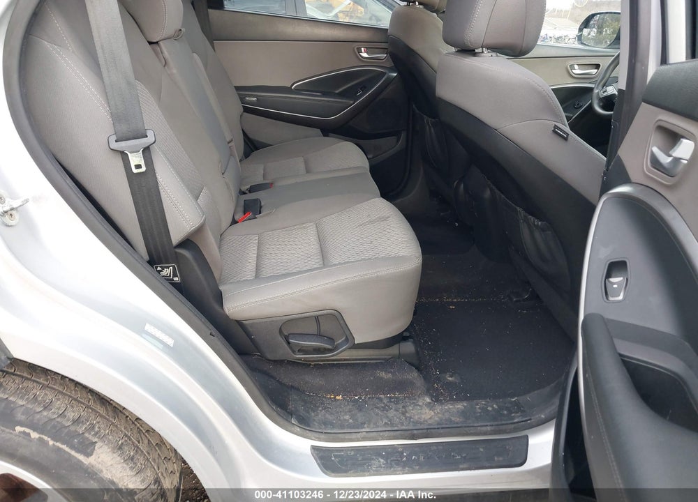 2017 HYUNDAI SANTA FE SE VIN: KM8SM4HF0HU174132