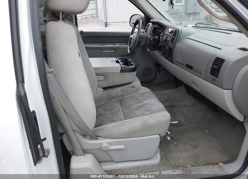 2011 GMC SIERRA 1500 SLE VIN: 1GTR2VE30BZ170228