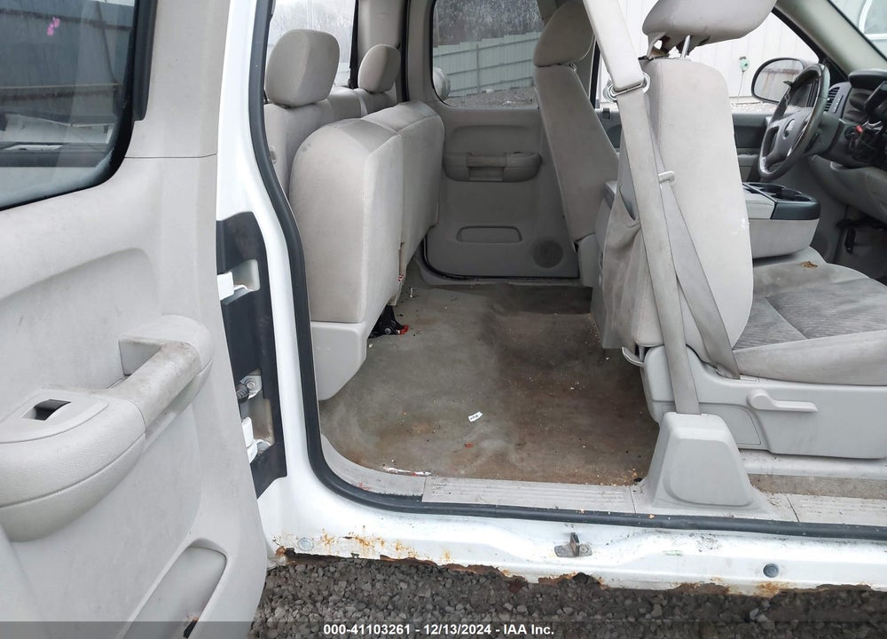 2011 GMC SIERRA 1500 SLE VIN: 1GTR2VE30BZ170228