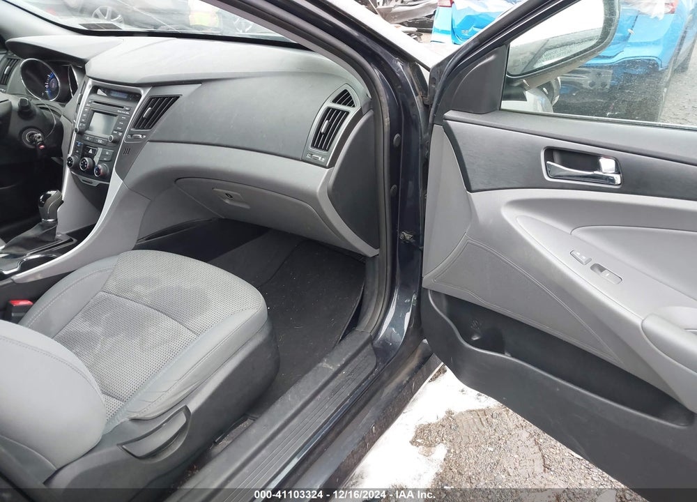2014 HYUNDAI SONATA GLS VIN: 5NPEB4AC3EH925317
