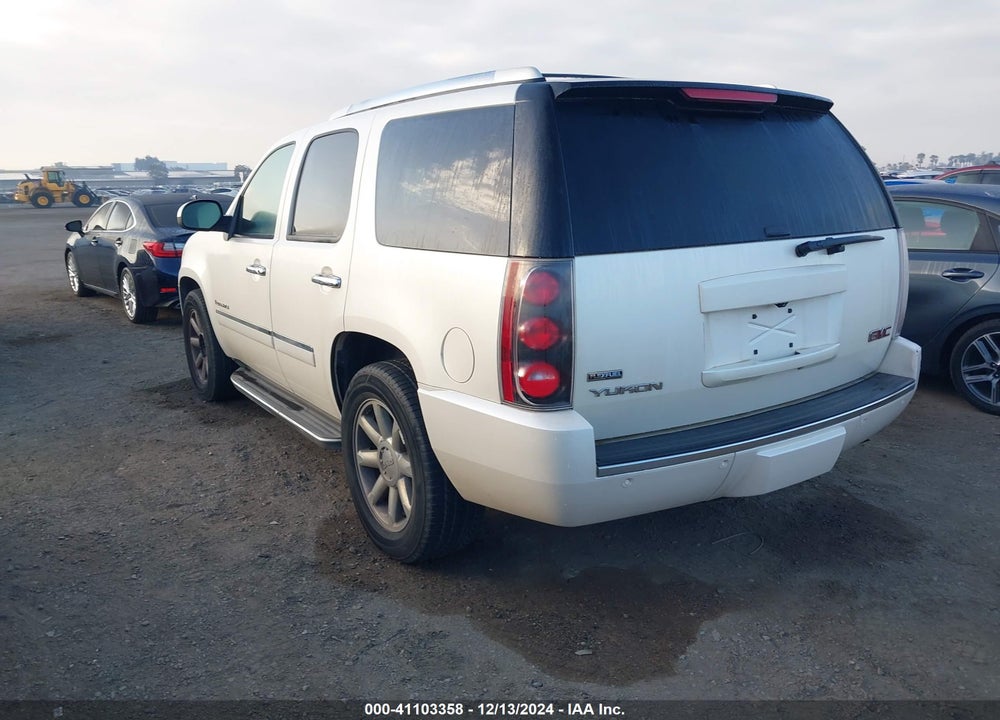 2009 GMC YUKON DENALI VIN: 1GKFC03239R204027