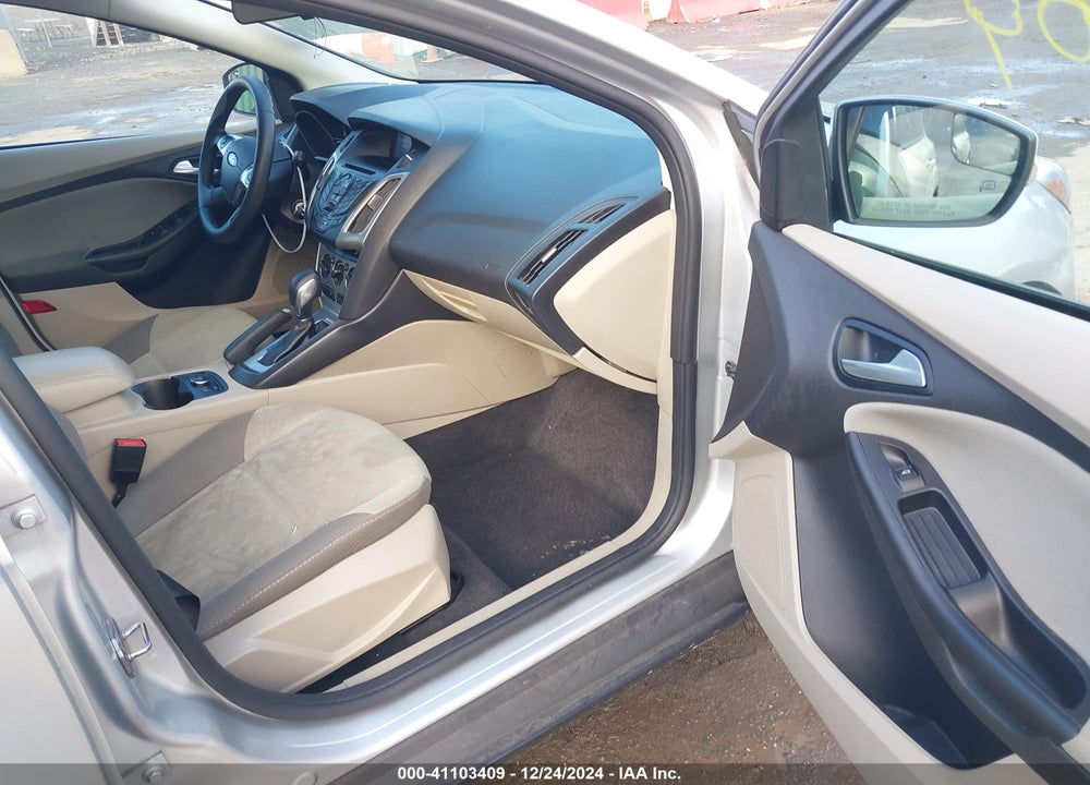 2014 FORD FOCUS SE VIN: 1FADP3K20EL360362