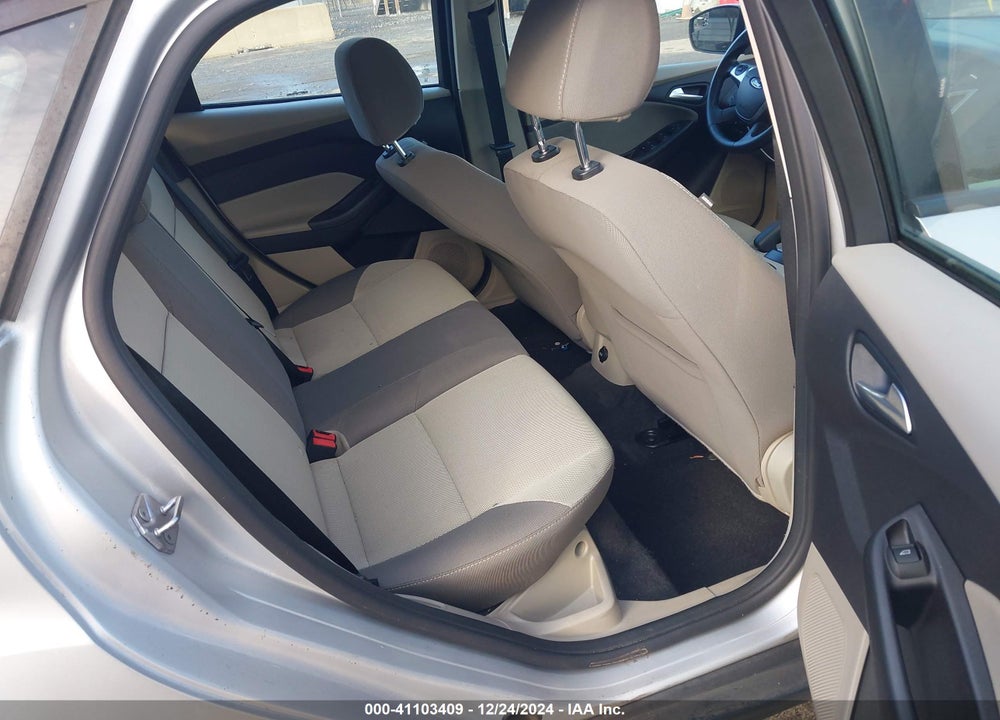 2014 FORD FOCUS SE VIN: 1FADP3K20EL360362