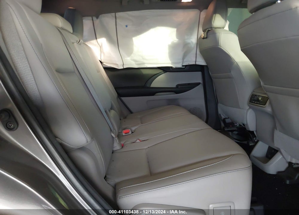 2018 TOYOTA HIGHLANDER XLE VIN: 5TDKZRFH9JS541143
