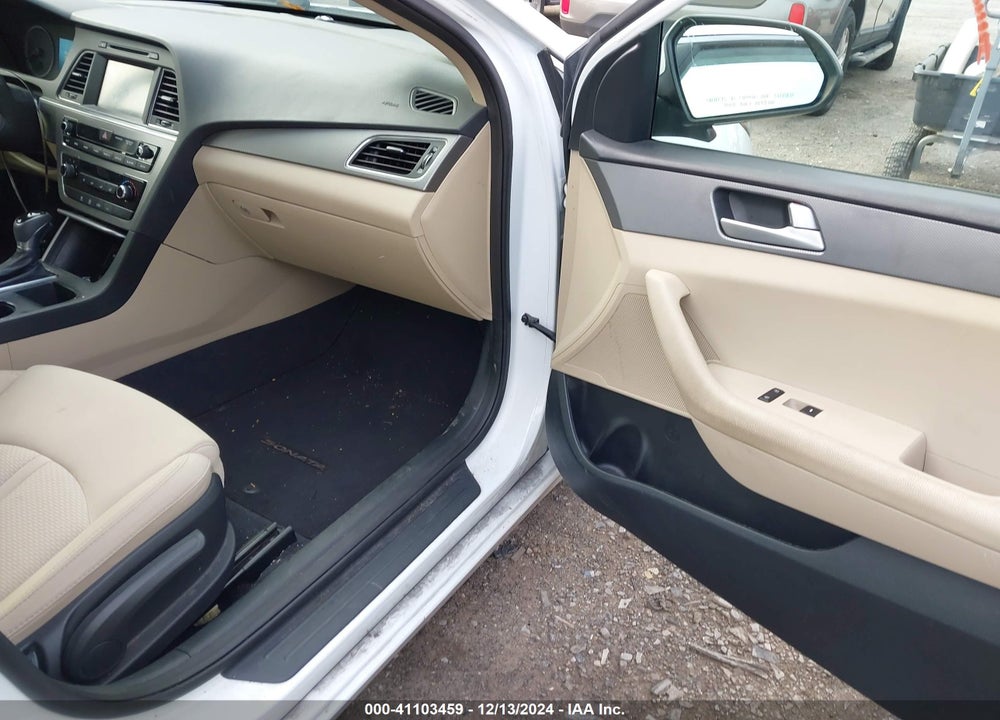 2016 HYUNDAI SONATA SE VIN: 5NPE24AF1GH435133