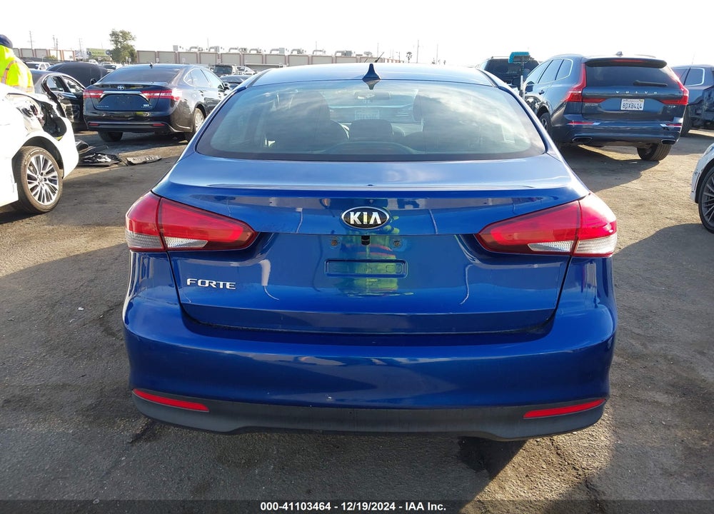 2018 KIA FORTE VIN: 3KPFK4A73JE246704