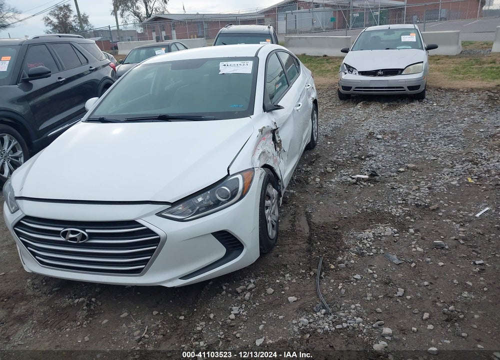 2018 HYUNDAI ELANTRA SE VIN: 5NPD74LF8JH378690