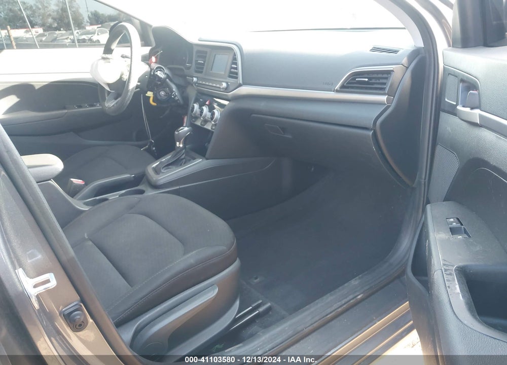 2019 HYUNDAI ELANTRA SE VIN: 5NPD74LF1KH425446