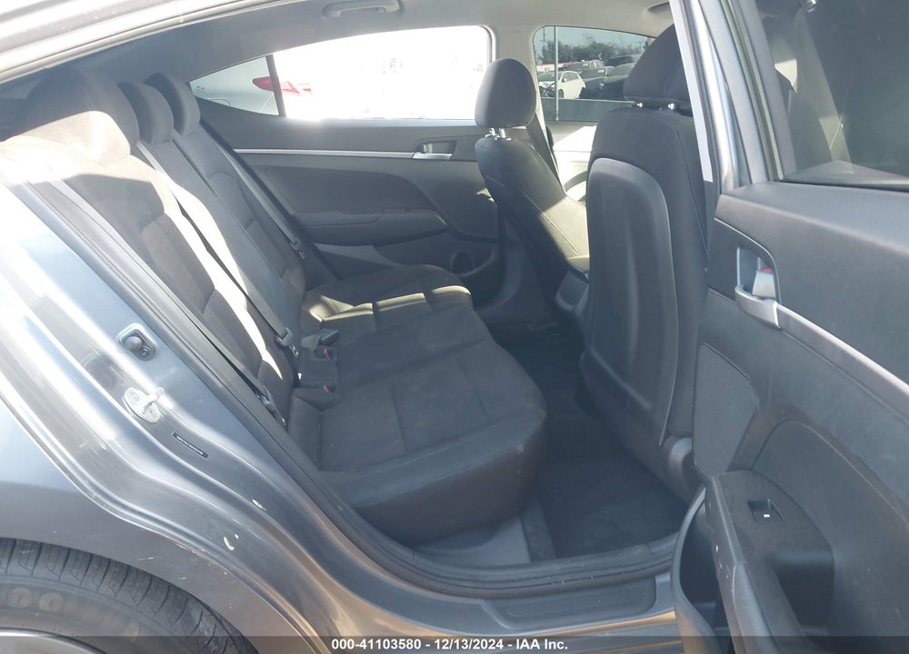 2019 HYUNDAI ELANTRA SE VIN: 5NPD74LF1KH425446