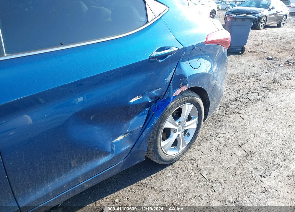 2016 HYUNDAI ELANTRA VIN: KMHDH4AE4GU603253