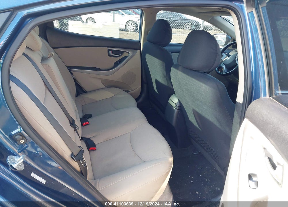2016 HYUNDAI ELANTRA VIN: KMHDH4AE4GU603253