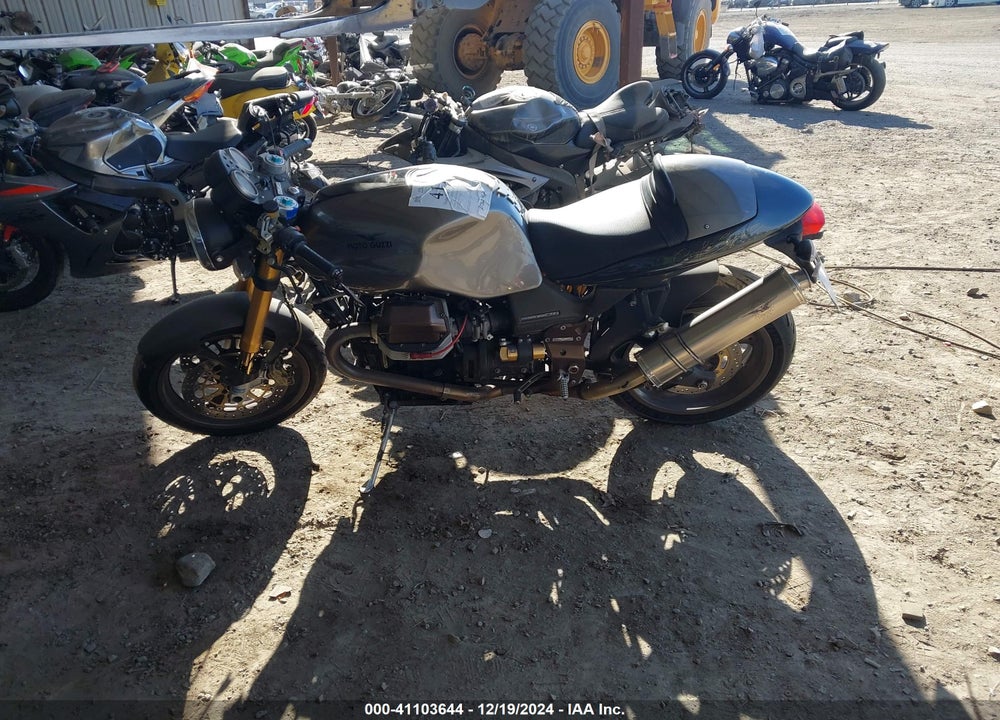 2004 MOTO GUZZI V11 VIN: ZGUKTC0214M111235
