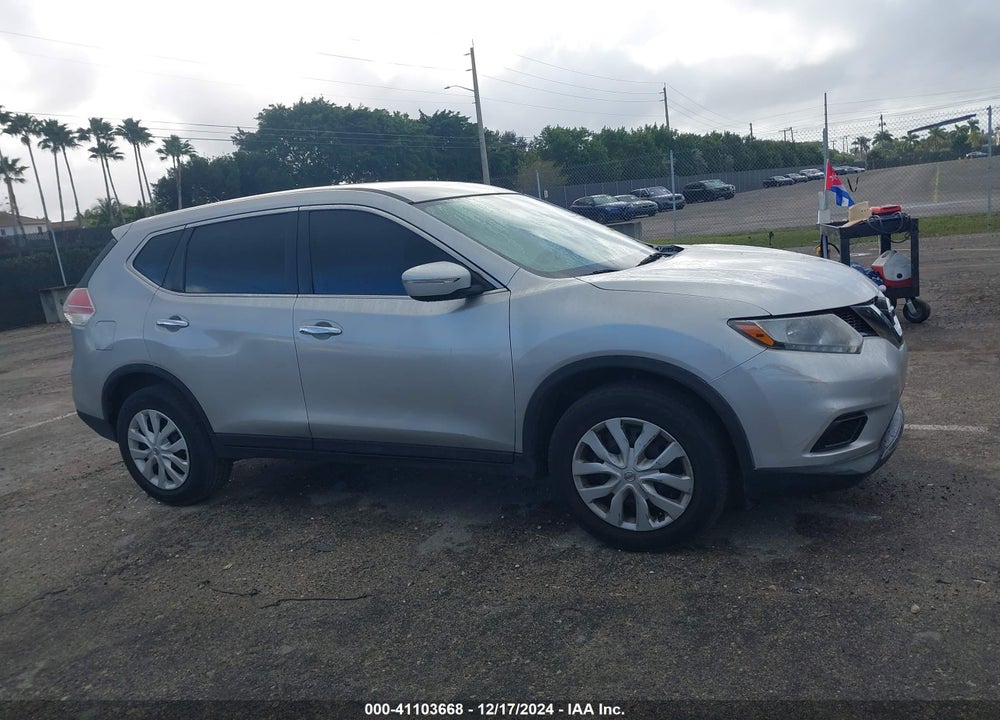 2015 NISSAN ROGUE S VIN: 5N1AT2MT9FC814565