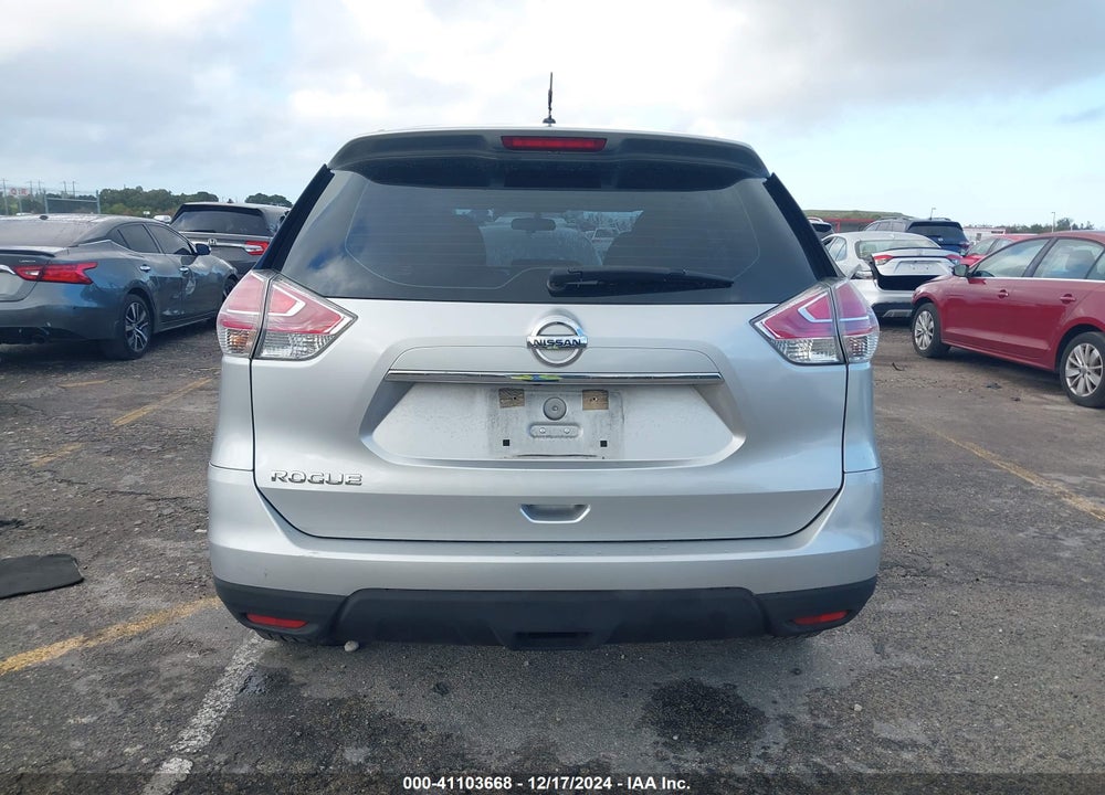 2015 NISSAN ROGUE S VIN: 5N1AT2MT9FC814565