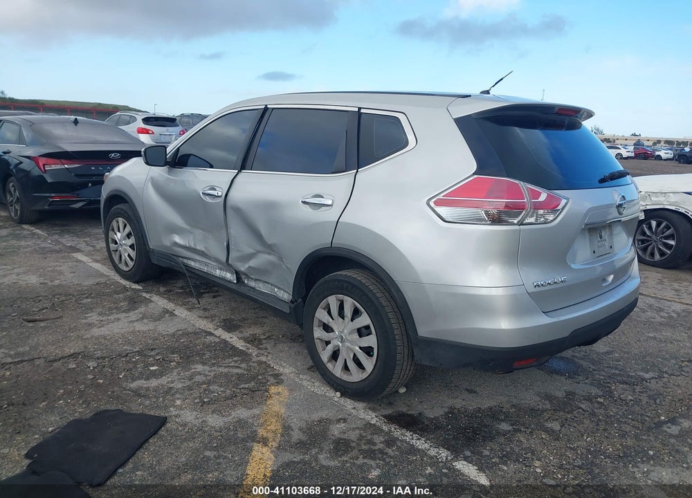 2015 NISSAN ROGUE S VIN: 5N1AT2MT9FC814565