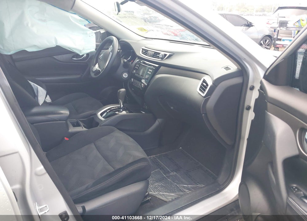 2015 NISSAN ROGUE S VIN: 5N1AT2MT9FC814565
