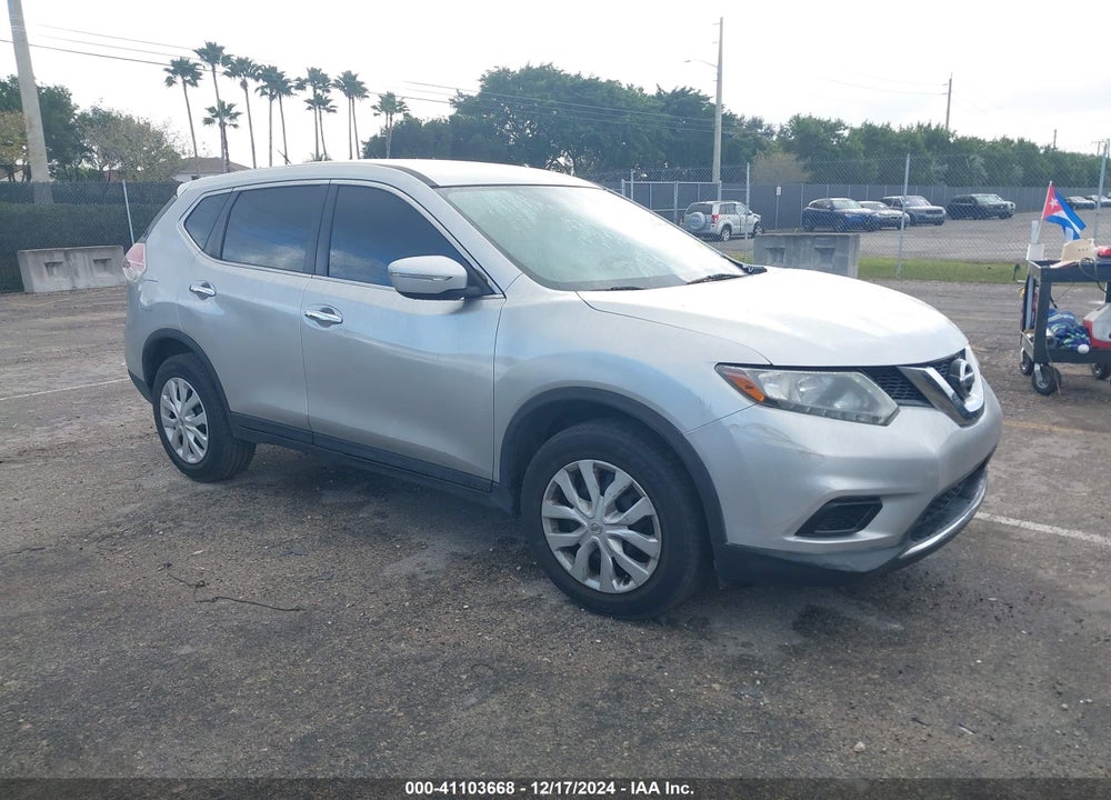 2015 NISSAN ROGUE S VIN: 5N1AT2MT9FC814565